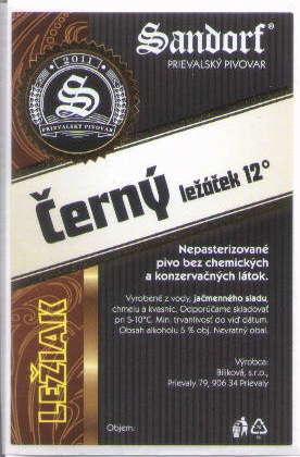 Cerny lezacek